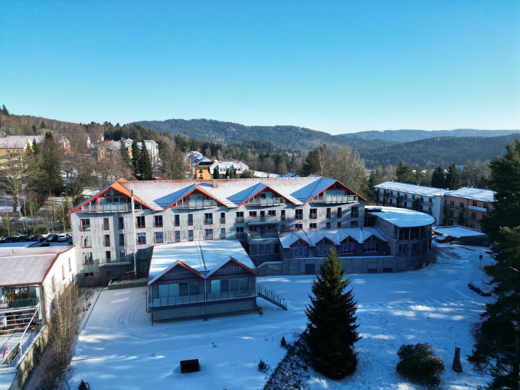 Hotel Bouczech Lipno nad Vltavou Exterior foto