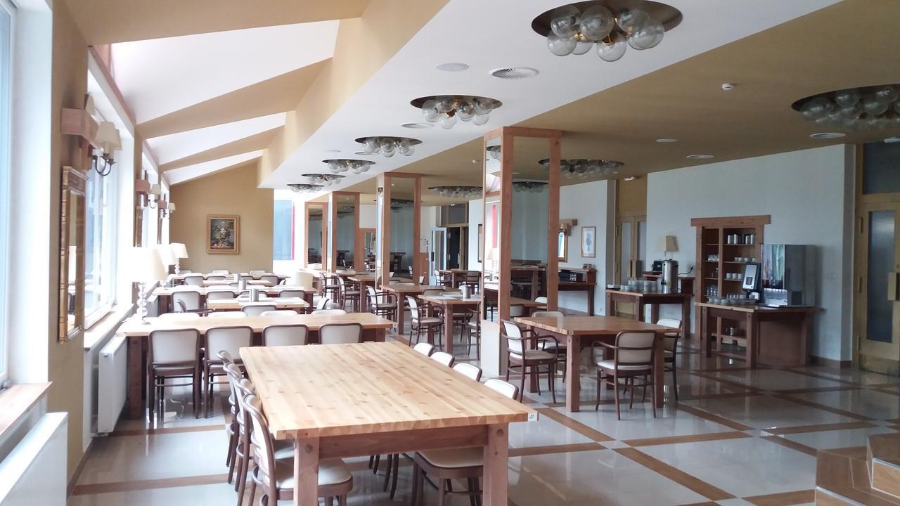 Hotel Bouczech Lipno nad Vltavou Exterior foto